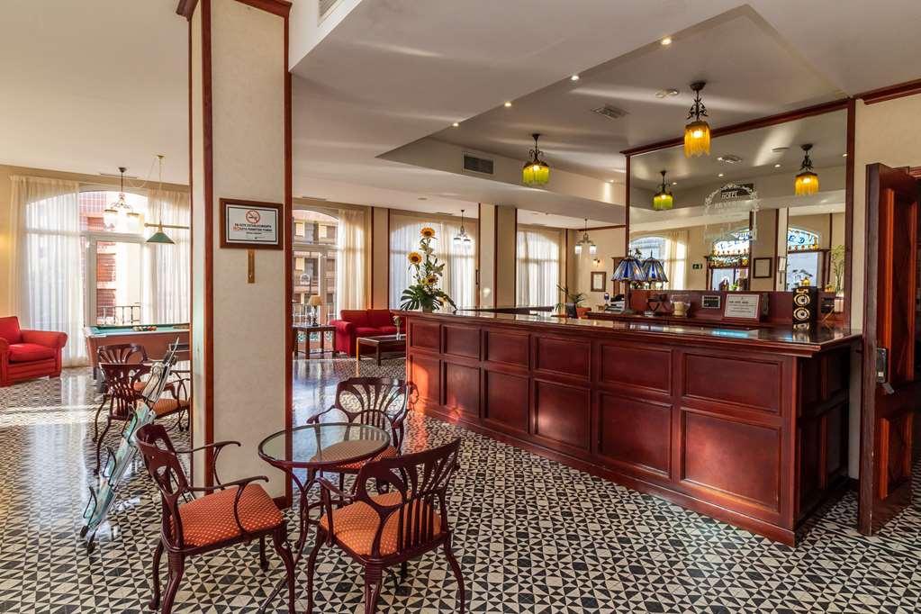 לוס כריסטיאנוס Hotel Reveron Plaza מראה פנימי תמונה