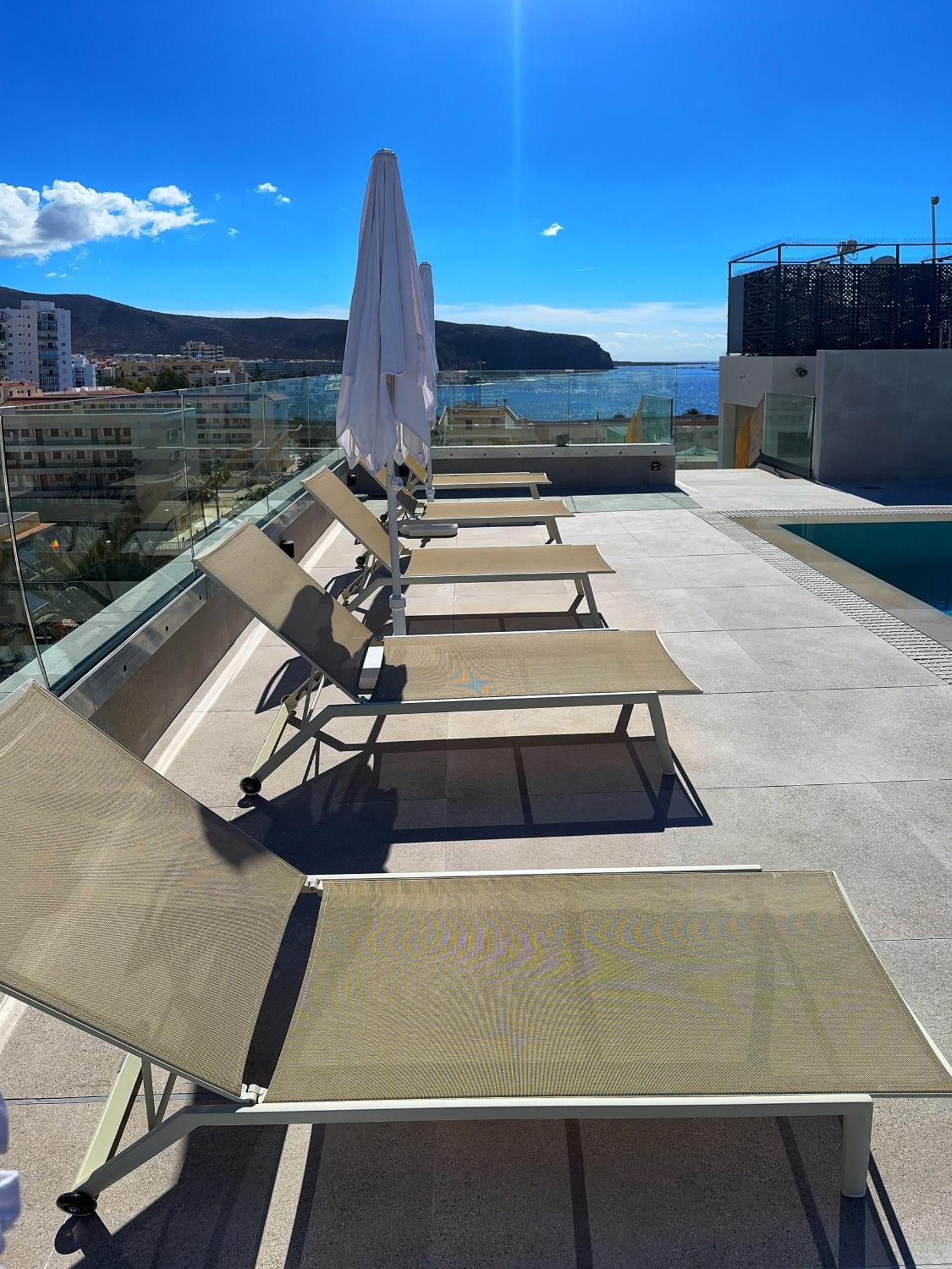 לוס כריסטיאנוס Hotel Reveron Plaza מראה חיצוני תמונה