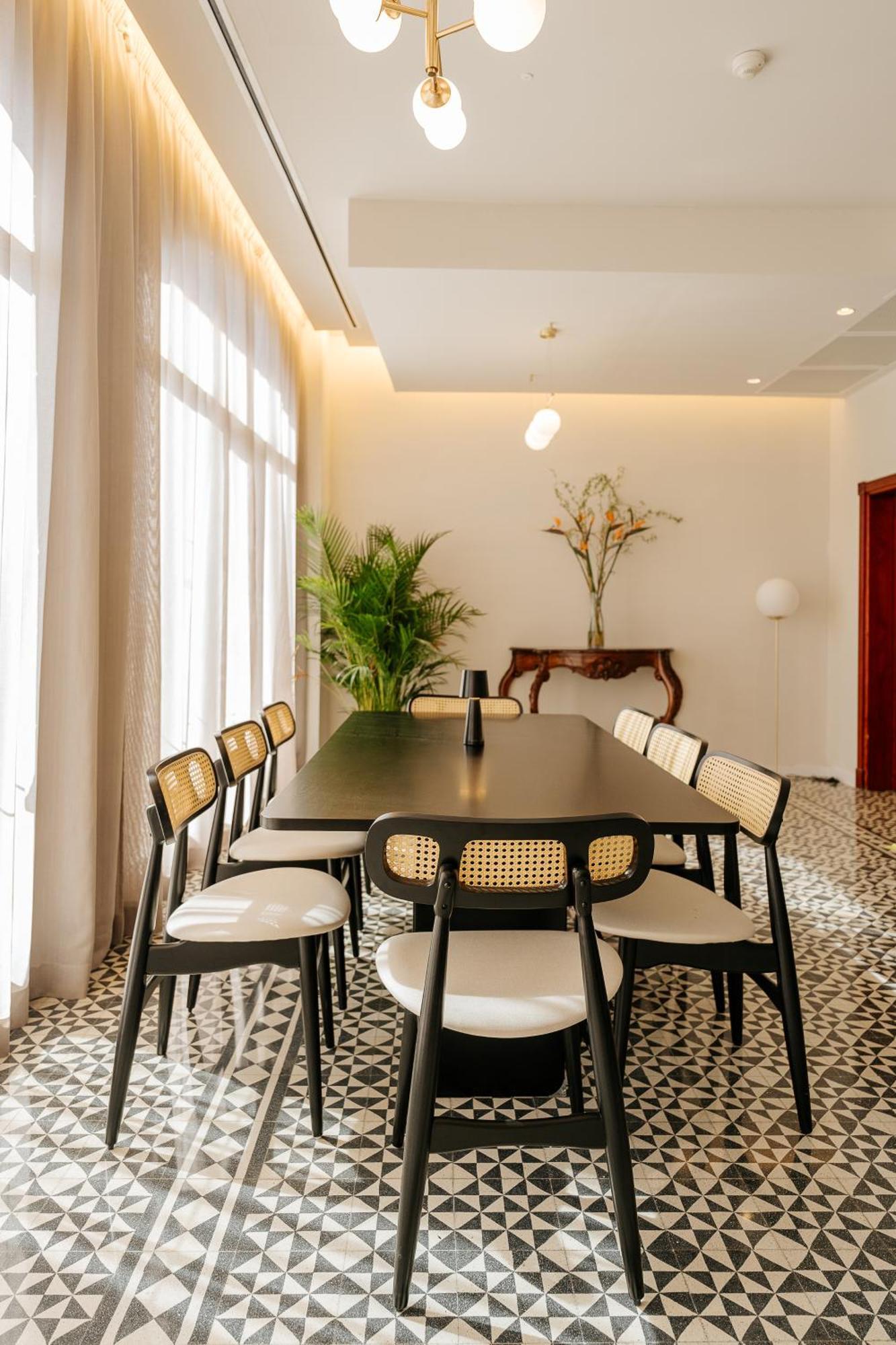 לוס כריסטיאנוס Hotel Reveron Plaza מראה חיצוני תמונה