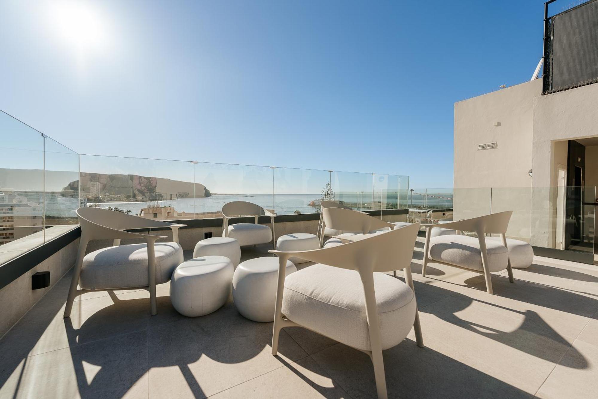 לוס כריסטיאנוס Hotel Reveron Plaza מראה חיצוני תמונה