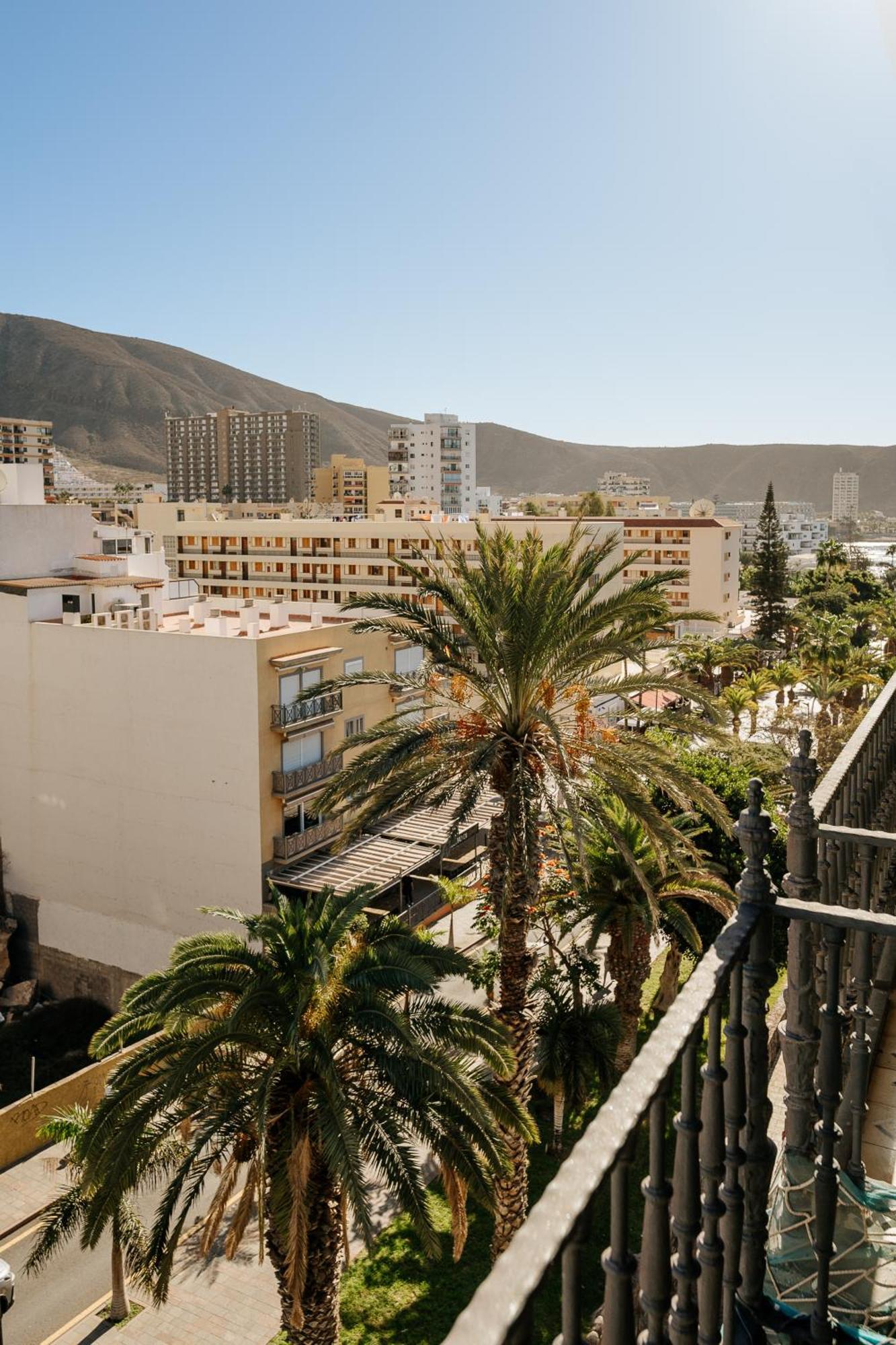 לוס כריסטיאנוס Hotel Reveron Plaza מראה חיצוני תמונה