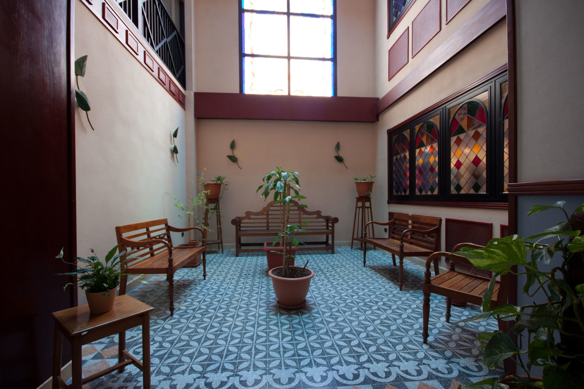 לוס כריסטיאנוס Hotel Reveron Plaza מראה חיצוני תמונה